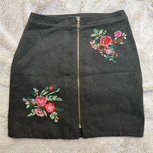LOFT size 0 grey wool blend skirt with flowers